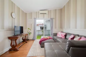 Annie's Cottage - Relaxed Stay in Lake Macquarie - Image 2