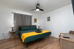Spacious 3BR Getaway-3 King Beds - Image 2