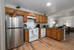 Spacious 3BR Getaway-3 King Beds - Image 3