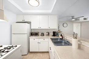 Hollywood Vacation | Modern Apt in Prime Location. - Image 4