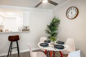 Hollywood Vacation | Modern Apt in Prime Location. - Image 5