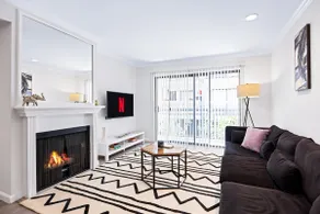 Hollywood Vacation | Modern Apt in Prime Location. - Image 2