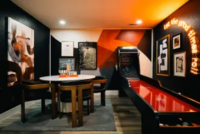 House of Noir Élan | Stunning 6BR Designer Retreat - Image 5