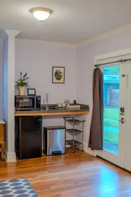 Pet friendly, king size bed, private cottage - Image 3