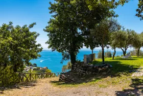 AD vacation home with sea view, parking space, and garden - Image 3