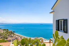 AD vacation home with sea view, parking space, and garden - Image 5