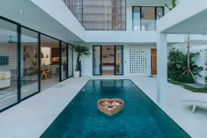 Luxury Chic 2BR w/ Pool – 10” to Batu Bolong Beach - Image 2