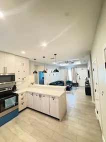 Gold'n Retreat | Elegant 3BR Apartment + Parking - Image 3