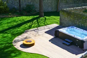 Luxury Villa w/ Jacuzzi & Gym for 15 Guests - Image 2