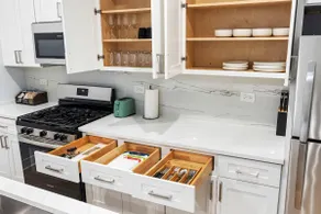 Luxury Oasis | 1 BR | Near City | Free Parking - Image 5