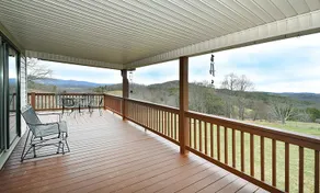 Cozy Cabin with 360° Mountain Views - Image 3