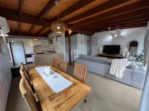 The Jubilee Beach Bungalow- Diamond Beach - Image 5
