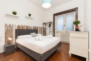 [2 Min from Metro] 2 Baths, Large Apartment! - Image 2