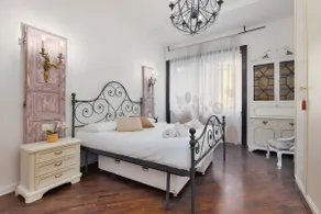 [2 Min from Metro] 2 Baths, Large Apartment! - Image 3