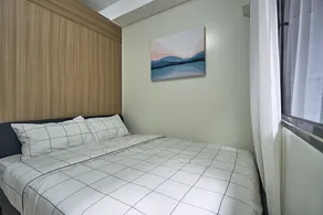 Cozy Condo near Mall of Asia - Image 4