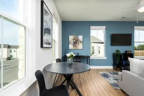Sleek & Stylish Apartment in Prime Location - Image 4