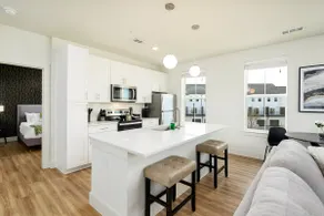 Sleek & Stylish Apartment in Prime Location - Image 5