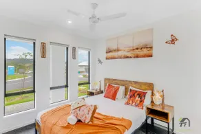 Convenient 4 bedroom modern vacation home - Image 3