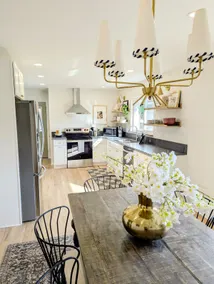 Comfy House in Great Location! - Image 2