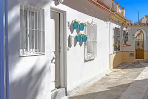Andalusian Apartment By Seric, 15' walking to the beach - Image 2