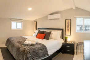Cozy One BR House, King Size bed and Full kitchen - Image 5