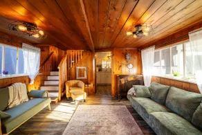 Cozy vibes, hot tub, EV charger, 1mi to beach - Image 2
