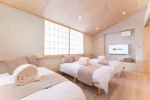 A luxurious and extraordinary healing space that blends Japanese and Western styles and is in harmony with nature! Mountain View | Spacious Balcony - Image 3