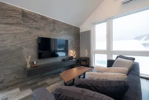 Walk to Golf & Ski | BBQ | Stunning Living - Image 3