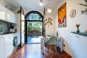 [Private Garden] A peaceful oasis in the city - Image 2