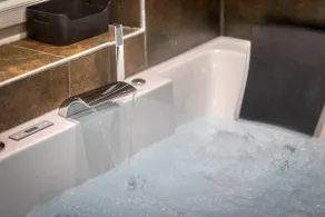 L'Âme Étoilée - Love Room avec Balnéo & Sauna - Image 3