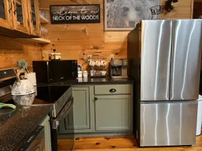 Cozy Creekside Cabin - Image 5