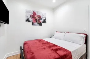 Modern 3 BR Apt 5 Mins to Downtown Sleeps 10 - Image 4