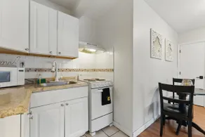 Central 1BR Apt 10 mins to BOS & Airport, Near Bus - Image 3