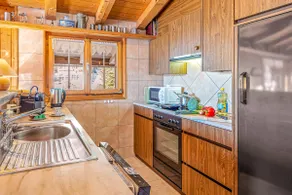 Chalet: upper apartment, views, parking - Image 4