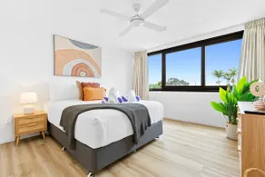 Aquarius Esplanade Retreat - Image 4