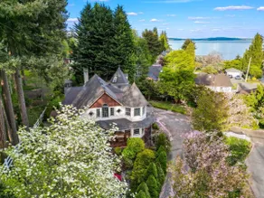 Charming contemporary suite in Ladysmith BC - Image 2