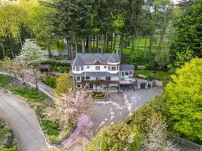 Charming contemporary suite in Ladysmith BC - Image 3