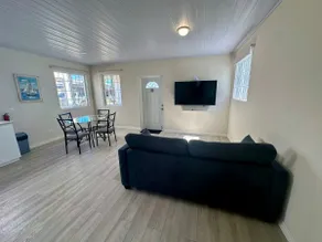 Island Life Apt 7 - Image 4