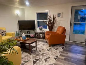 Newly Remodeled Furnished House - Image 4
