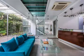 High / Top floor Luxe Studio 04 - walk to UB City - Image 5