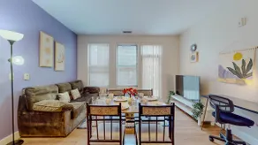 Stylish Home with Free Parking - Image 2