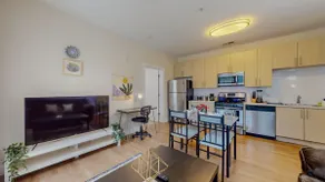 Stylish Home with Free Parking - Image 3