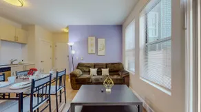 Stylish Home with Free Parking - Image 4