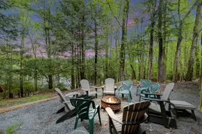 Cozy house in Poconos with hot tub, king bed - Image 5