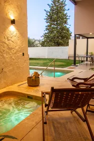 House with a Jacuzzi and heated pool - Image 2