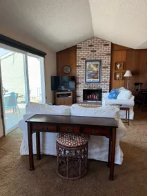 Willow Lake Waterfront Retreat - Image 5