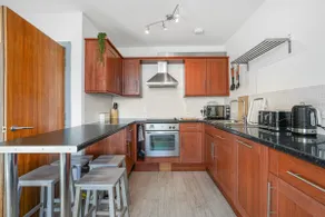 Spacious Penthouse apartment - Private Parking - Image 4