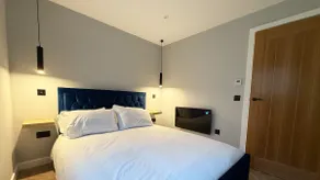 Highland Cow Lodge - 1 Bedroom Wheelchair Access - Image 5