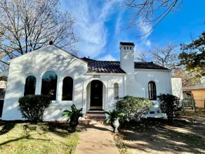 Spanish Revival Villa in Abilene Sleeps 8 - Image 2