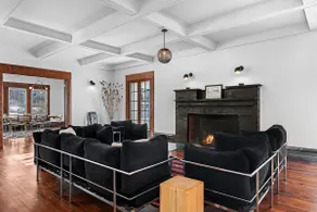 Luxe 3BR Getaway for 4 Seasons - Image 2